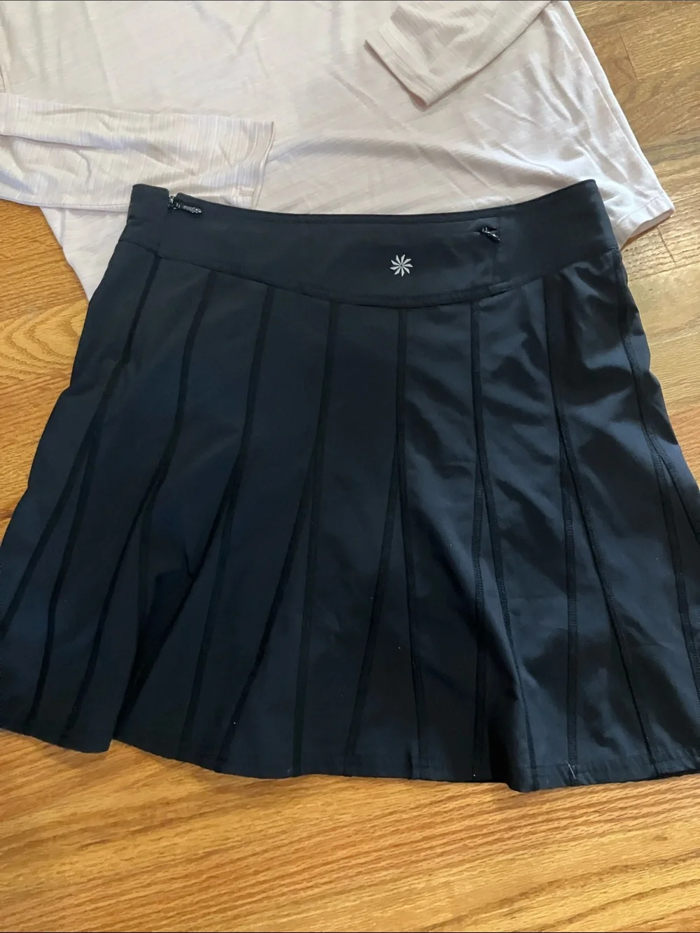 Athleta Women’s A-line Navy Skirt Sz 6 and Long Sleeve Pink Tee Sz S EUC